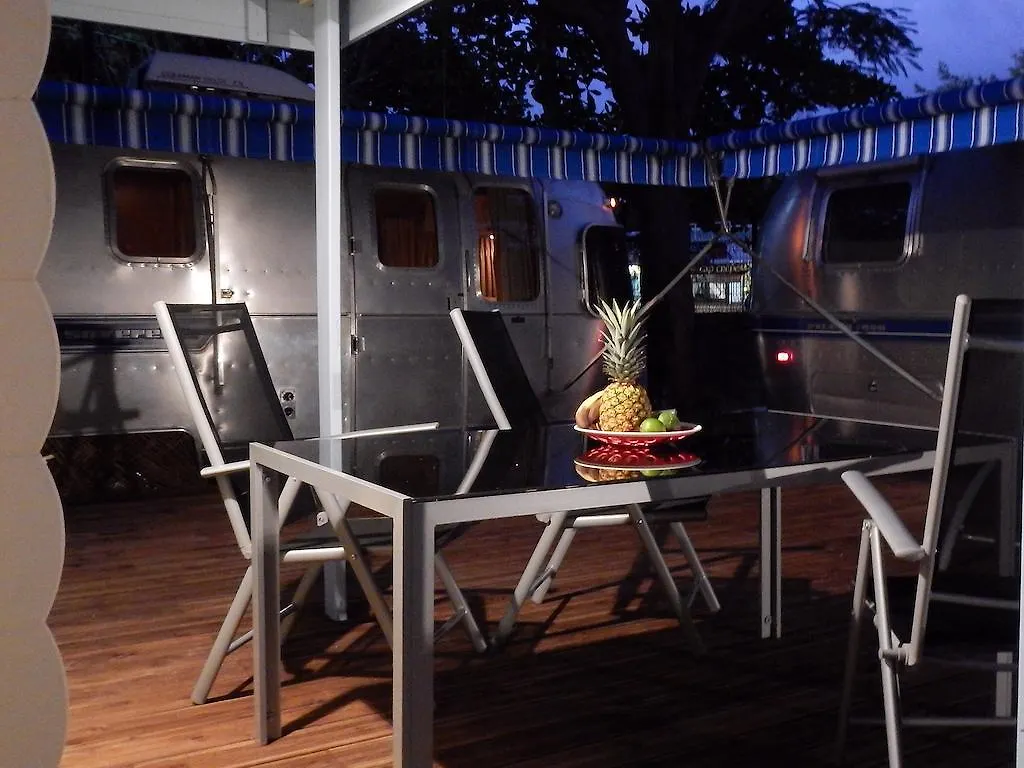 Kemp Airstream Paradise Bernard